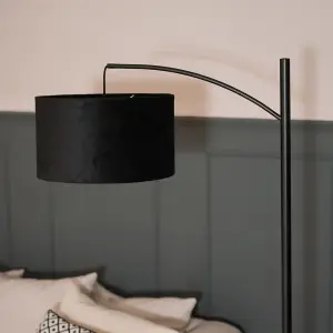 ValueLights Preto Black Metal Curve Stem Living Room Floor Lamp with a Black Velvet Shade - Bulb Included