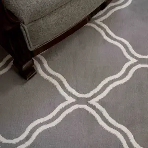 Grey Bordered Geometric Trellis Round Rug 160x160cm