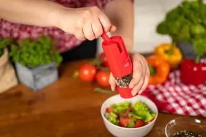 Kuhn Rikon Ratchet Grinder for Salt, Pepper and Spices - Red