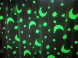 HomeSpace Direct Glow in the Dark Blanket Throw Moon Stars Pink 100x150cm