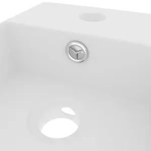 Berkfield Bathroom Sink with Overflow Ceramic Matt White