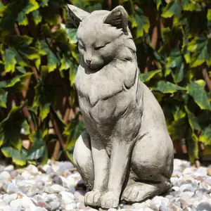 Lovely Cat Stone Statue Kitten Animal Outdoor Garden Ornament British Made Sculpture