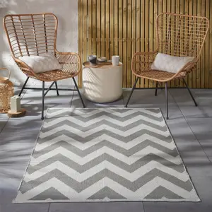 The Rug Seller Grey Brittany Chevron Rug For Living Room - Medium 120x170cm