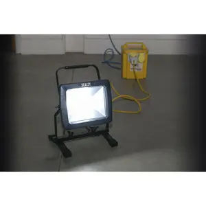 110V Portable Floodlight - 70W SMD LED - Aluminium Housing - 5600 Lumens