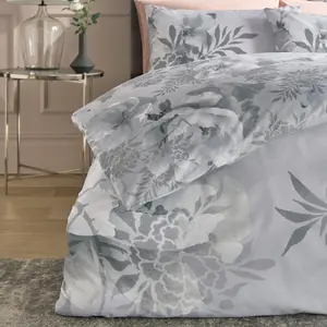 Dramatic Floral Reversible Duvet Cover Set with Pillowcases Silver Grey / Double - 2 Standard Pillowcases