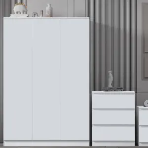 Stora 3 Door Triple Door Wardrobe Matt White