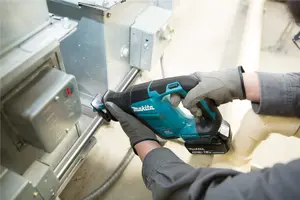 Makita DJR188Z 18v LXT Brushless Compact Reciprocating Saw Bare + Makpac Blades