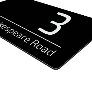 Personalised Aluminium House Plaque with Solar Light Customised with Your House Number and Street Name 200 x 130mm Black