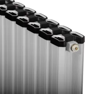 Aluminum Designer Horizontal Radiator Compatible with Heat pump. Energy Efficient. Model "Pioneer" White. 1000 mm .