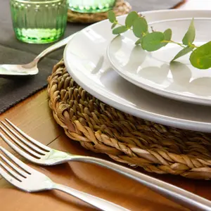 Argon Tableware - Round Woven Seagrass Placemats & Coasters Set - 12pc