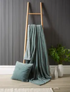 Bellissimo Home Thick Plush Faux Fur Throw Teal. Soft and Warm. 130 x 180cm