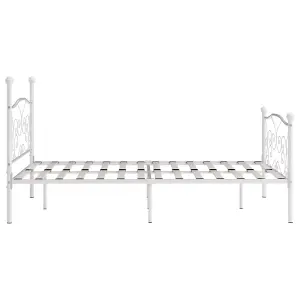 Berkfield Bed Frame with Slatted Base White Metal 140x200 cm