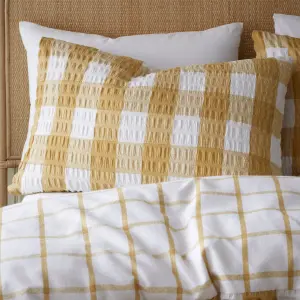 Catherine Lansfield Brushed Seersucker Gingham Reversible Double Duvet Cover Set with Pillowcases Caramel