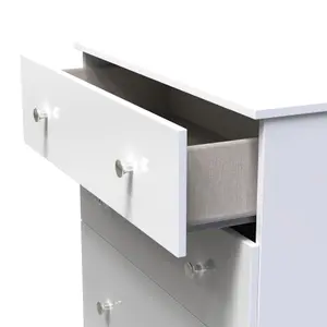 Yarmouth Ready assembled White 4 Drawer Chest (H)1067mm (W)740mm (D)390mm