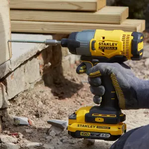 Stanley FatMax 18V Li-ion Brushed Cordless Impact driver (1 x 2Ah) - SFMCF800