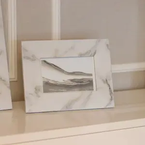 Marble Effect Photo Frame 4 x 6Inch