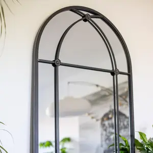 La Hacienda Aston & Wold Arundel Black Arch Framed Garden mirror 1000mm x 600mm