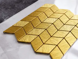 Glass mosaic on mesh for bathroom or kitchen 26.5cm x 30.5cm - Gold tulip