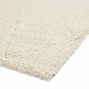 Ideal Shaggy Cream Diamond 3D effect Medium Rug, (L)170cm x (W)120cm