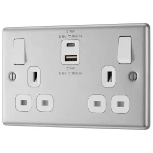 GoodHome Brushed Steel Double 13A Raised rounded Switched Screwed Socket with USB, x2 & White inserts