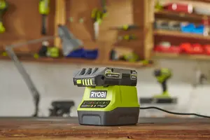 RYOBI Battery & Charger - RC1820 & RB1825X