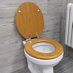 Oak Effect Soft Closing Toilet Seat