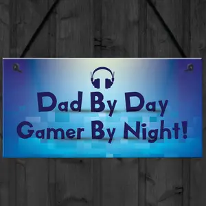 Novelty Gamer Gift For Dad Neon Effect Gaming Hanging Man Cave Sign