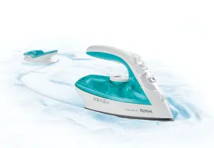 Tefal Freemove FV6520 Air Cordless Steam Iron