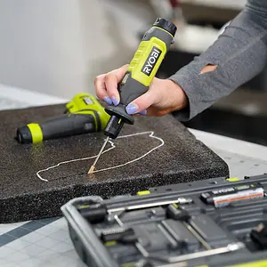 Ryobi USB Lithium Hot Cutter Kit (1 x 2.0Ah) 4V - RHC4-120G