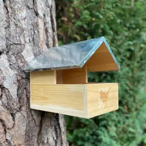 Blackbird Wooden Nesting Box with Metal Roof