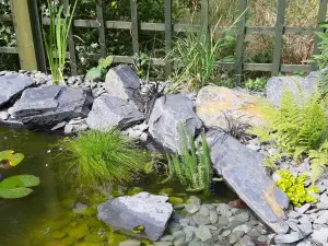 Garden Rockery / Pond Edging Stones - Welsh Slate 250-500mm