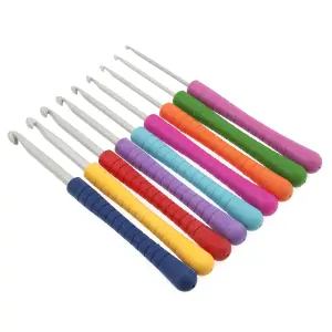 C/HOOK EASY GRIP SET - Easy Grip Crochet Hook Set: Sizes 2.00 - 6.00mm - Pony