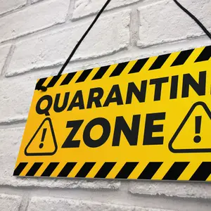 Red Ocean QUARANTINE ZONE Funny Novelty Hanging Wall Sign Man Cave Decor Gifts Novelty Birthday Gift Ideas