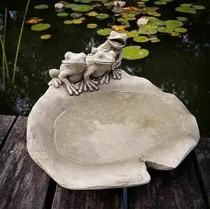 Frogs on Lily Stone Bird Feeder Bath Statue Outdoor Garden Ornament British Made Sculpture