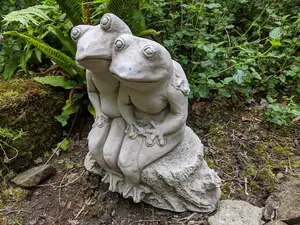 Cute Frog Couple Garden Ornament