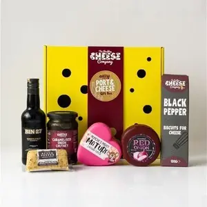 Cheese And Port Gift Box. The Ultimate Port Gift Set For Food Gifts For Men And Women To Enjoy. Perfect For Birthday Hampers For Women And Men.