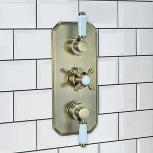 ENKI Regent Antique Brass Crosshead 2-Outlet Solid Brass Thermostatic Triple Shower Valve TSV044