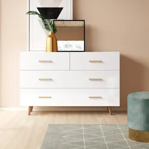 Katelin 4 Drawer 125Cm W Solid Wood Chest Of Drawers White Matte/White Gloss