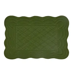 Set of 2 Luxury Green Quilted Scalloped Christmas Dinning Table Placemats Table Clothes 50cm