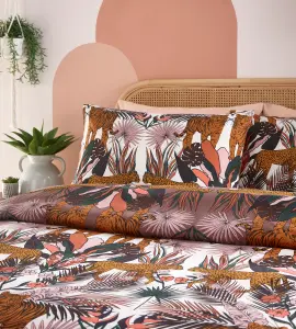 furn. Kaihalu Jungle Animal Floral Reversible Duvet Cover Set