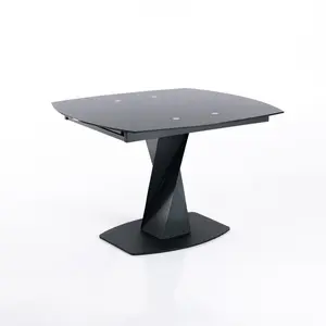 Amaiyah Extendable Dining Table