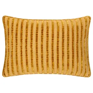 furn. Giyla Chenille Polyester Filled Cushion