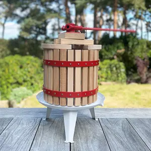 Traditional Fruit and Apple Press (12 Litre) with Straining Bag