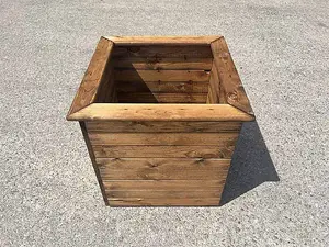 Extra Large Windsor Planter - W58 x D58 x H60 - Redwood