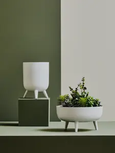 Interiors by Premier Portable And Lightweight Design White Planter, Durable Construction Of Garden Pot, Outdoor Garden Pot