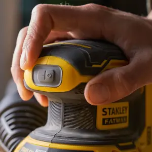 Stanley FatMax 18V 125mm 2 Li-ion V20 Cordless Random orbit sander SFMCW220D1S