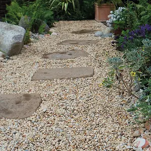 Charles Watson Apricot Gravel 14 - 22mm Decorative Stone Approx. 20kg Polybag