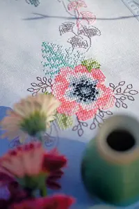 EMB T/CLTH PSTL FLWR - Embroidery Kit: Tablecloth: Pastel Flowers - Vervaco