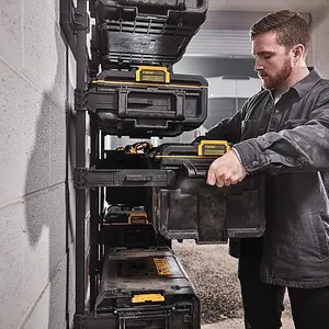 DEWALT DS300 TOUGHSYSTEM 2.0 Toolbox