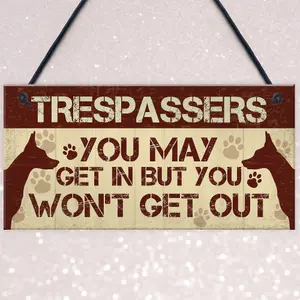 Red Ocean Funny Beware Trespassers Dog Warning Sign House Novelty Pet Dog Gifts Security Wall Gate Hanging Sign